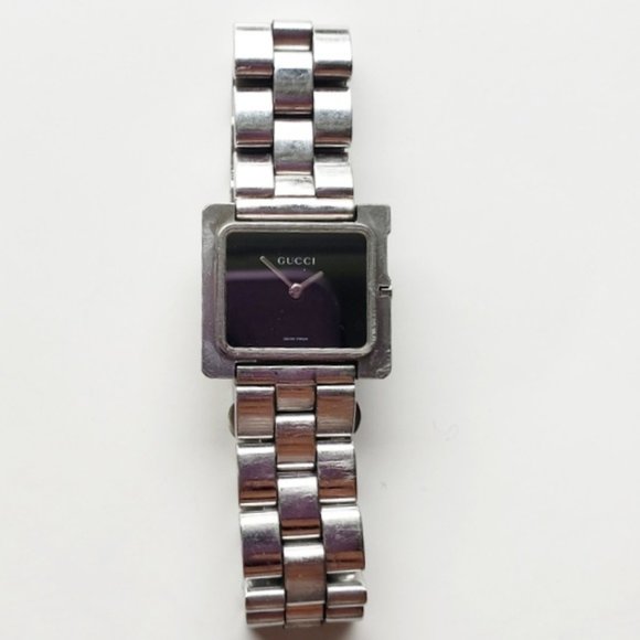 Gucci Accessories - Gucci watch